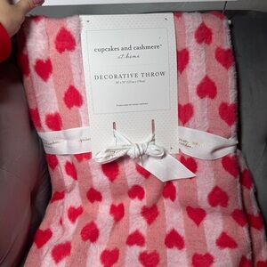 Cupcakes and Cashmere Valentine’s Heart Blanket gift reversible throw blanket‎